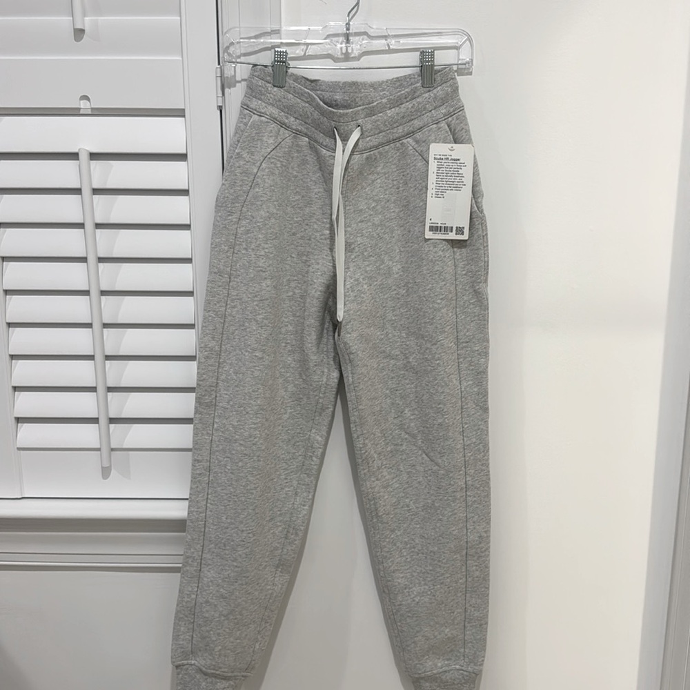 Lululemon Women’s Scuba Jogger